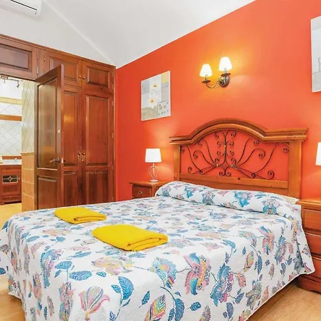 Villa Puerto Del Carmen Sleeps 6 Air Con Wifi *