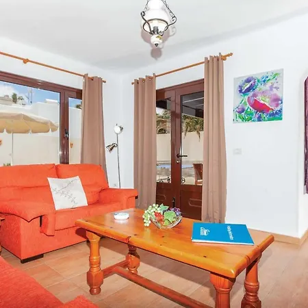 Puerto Del Carmen Sleeps 6 Air Con Wifi Вілла
