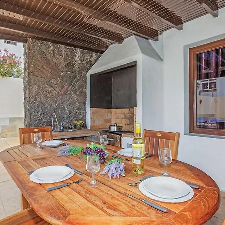 Puerto Del Carmen Sleeps 6 Air Con Wifi Вілла Пуерто-дель-Кармен